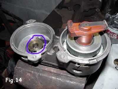 Figure 6.15 — Rondelle et logement de l’axe d’avance centrifuge avant remontage.